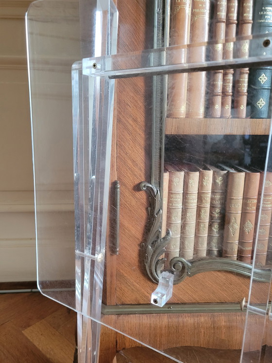 Image 1 of Table d'appoint en plexiglas