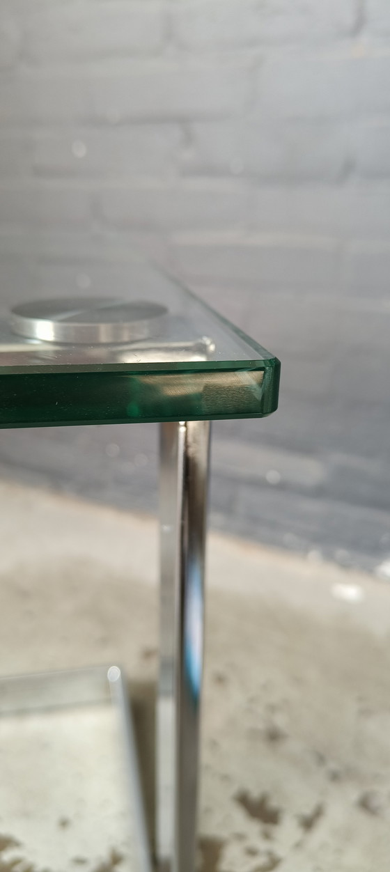 Image 1 of Tavolino laterale modernista Gebra in vetro cromato.
