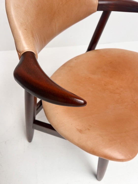 Image 1 of Poltrona in pelle color cognac a forma di corno di mucca, anni '70