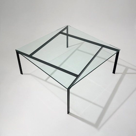 Image 1 of Mesa de centro de vidrio y metal diseñada por Paolo Tilche para Arform, década de 1960.