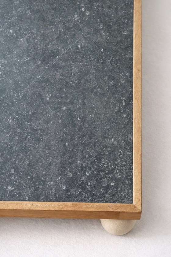 Image 1 of Minimalistischer Tisch aus Holz und Granit