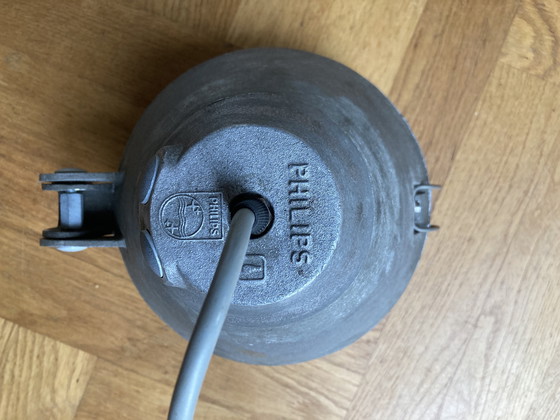 Image 1 of 2 lampes suspendues Philips vintage en aluminium