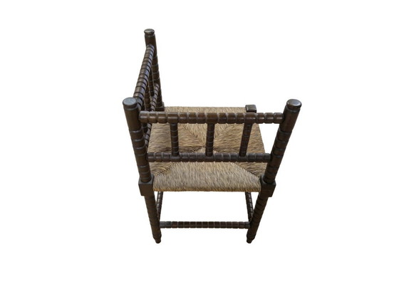 Image 1 of Chaise d'angle vintage en bois avec assise en jonc – Chaise d'appoint rustique de style ferme/cottage