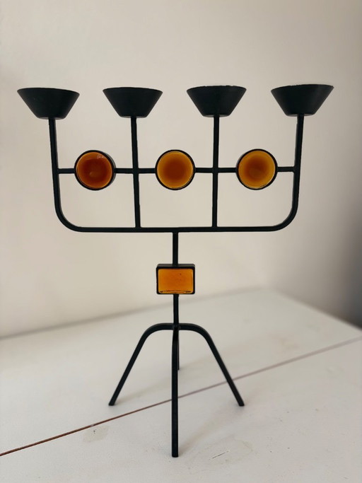 Gunnar Ander (attribuito) per Ystad-Metall – Candelabro in ferro battuto e vetro ambrato, Svezia, anni '60