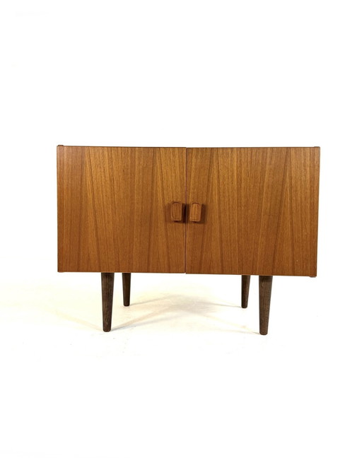 Armario de pared danés vintage de teca de los años 60