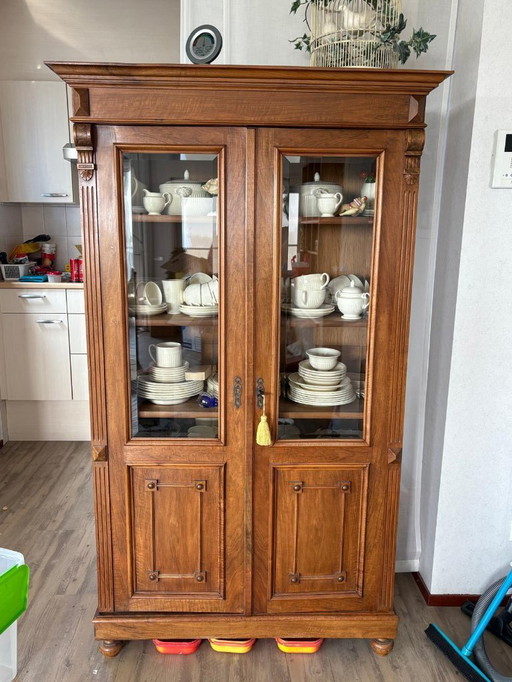 Prachtige Vintage servieskast met strakke details