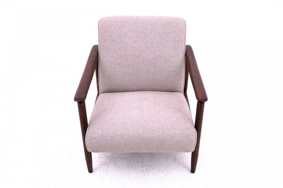 Image 1 of GFM-142 fauteuil, ontworpen door Edmund Homa uit de jaren 1960. Na renovatie.