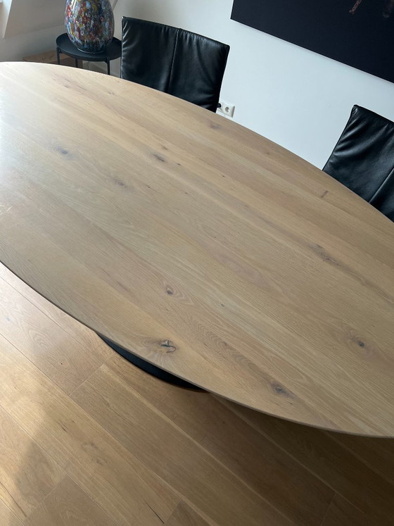 Image 1 of Eettafel Oval van Bert Plantagie-eiken white wash