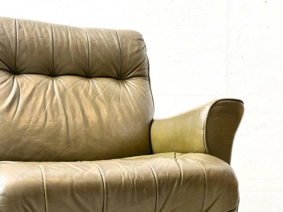 Image 1 of Grosszügiges Retro Ledersofa in Olivgrün, 1970er Jahre