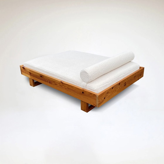 Image 1 of Modernist pine and bouclé daybed by Ate van Apeldoorn for Houtwerk Hattem 1970s