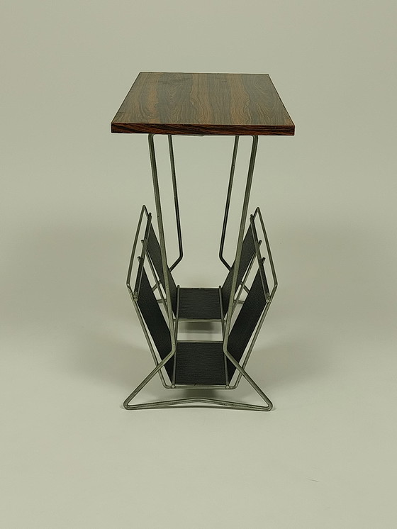 Image 1 of Table d'appoint vintage avec porte-revues, années 1960