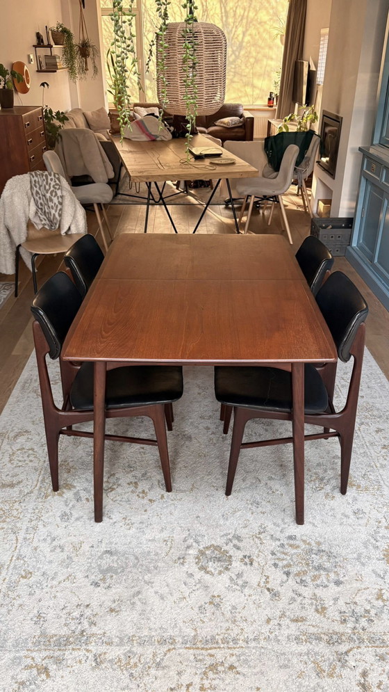 Image 1 of Vintage teak extendable dining table, Louis van Teeffelen