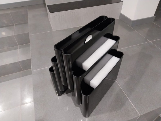 Image 1 of Revistero Julklapp Christmasgift estilo Kartell: réplica perfecta del diseño en acrílico negro