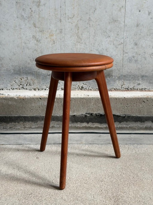 Rare Stool by Erik Buck Model SJ.08 for Domus Dancia Denmark – krukjes, Leather, Wood