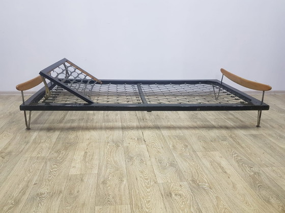 Bed by Fred Ruf for Wohnbedarf, Switzerland, 1950s. – Mattresses and bed bases, Chrome (photo 5 of 23)