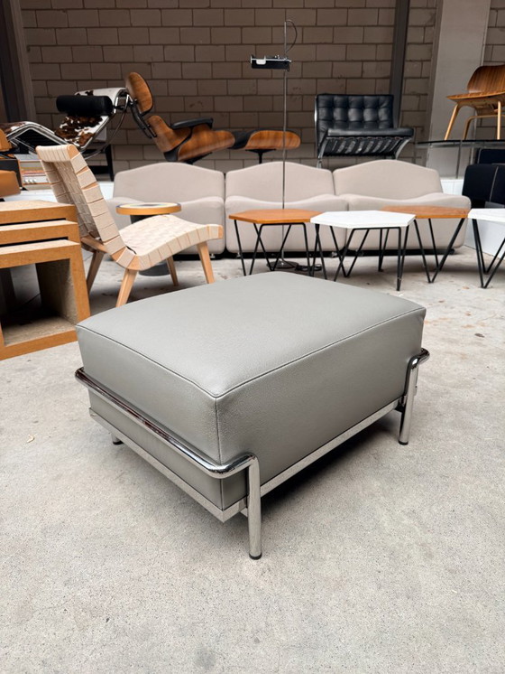 Image 1 of Repose-pieds Cassina LC2