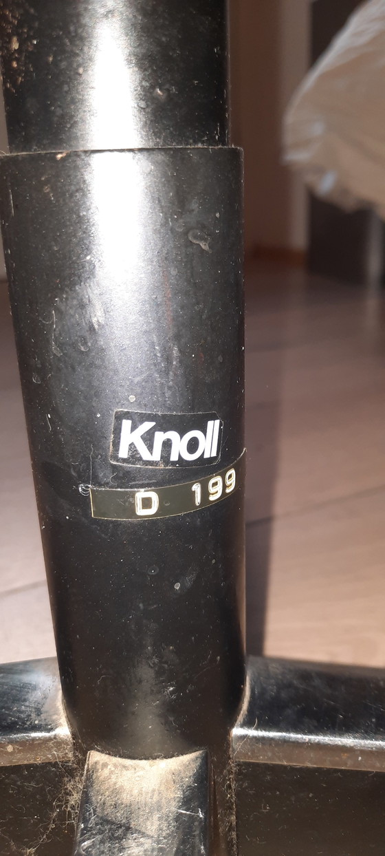 Image 1 of Poltrona direzionale Knoll Pollock vintage anni '70 – pelle nera, base a 4 stelle