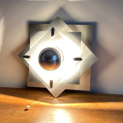 Wandleuchten im Stil des Weltraumzeitalters. 1970. Gebürsteter Edelstahl.