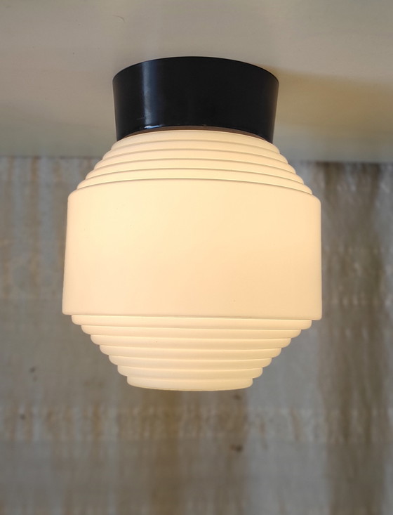 Lampada da soffitto o da tavolo a globo opalino di Philips - Metà del XX secolo – Plafoniere, Glass (photo 3 of 8)