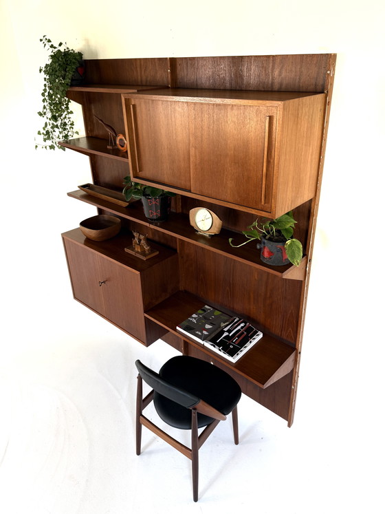 Image 1 of Vintage modulair teakhouten wandsysteem ‘60