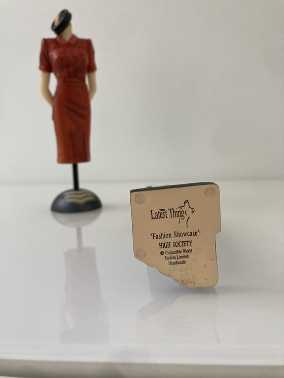 Image 1 of Twee collectables van The Latest Thing