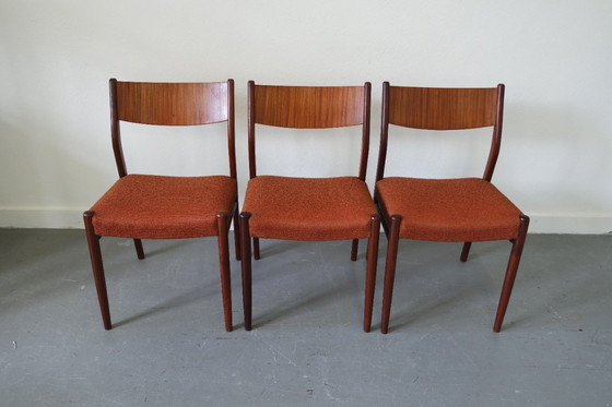 Image 1 of Drei antike Esszimmerstühle aus Teakholz