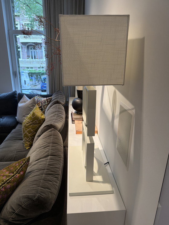 Image 1 of Lampada
