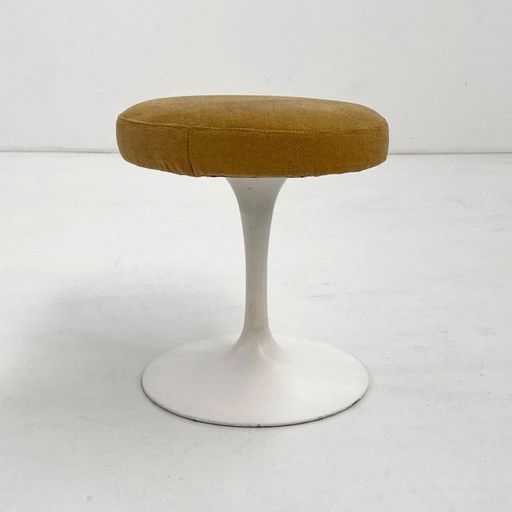 Mosterdkleurige draaibare tulpkruk van Eero Saarinen voor Knoll, jaren 70.