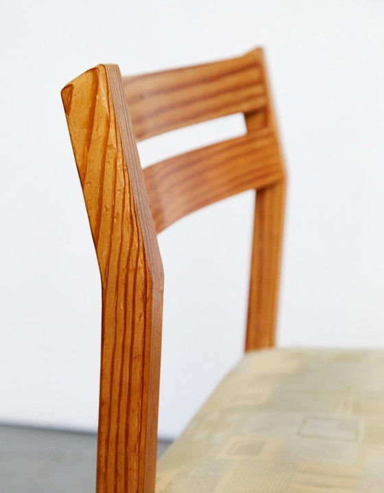 Image 1 of Grenenhouten eetkamerstoelen nr. 404 van Niels O. Møller Moller voor J.L.Møller, set van 6