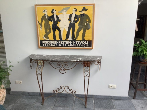 Console tafel met marmeren blad en smeedijzeren onderstel