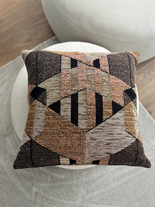 Evolution 21 Pillow and Plaid Coup de Foudre