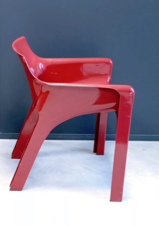 Poltrona Vico MAGISTRETTI, modello “GAUDI”.