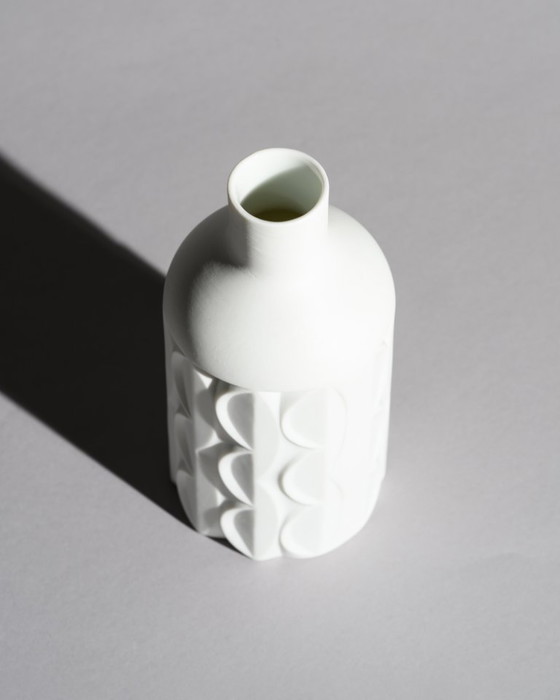Image 1 of Retro Scherzer Werner Uhl Design Biskuitporzellan Flaschenvase Op-Art Relief TRIO