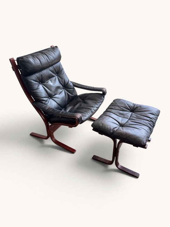 Fauteuil vintage Ingmar Relling pour Westnofa "Siesta" avec repose-pieds – Leather, Wood (photo 5 of 9)