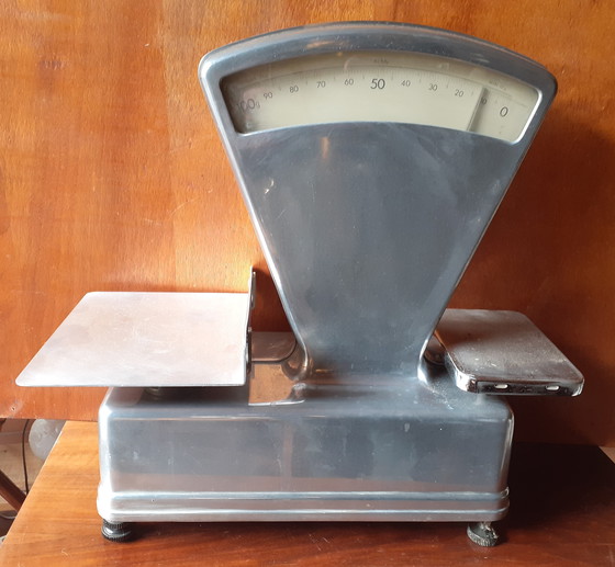 Image 1 of Vintage grocery scale