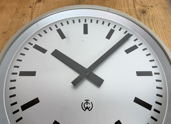 Image 1 of Graue Industriewanduhr von TCW, 1960