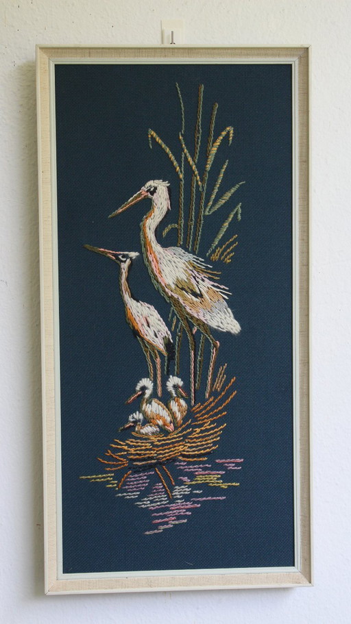 Bild 2 Reiher oder Kraniche im Schilf mit Küken im Nest handgestickt