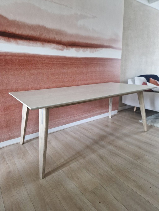 Table de salle à manger 200 × 100 cm From Henders & Hazel