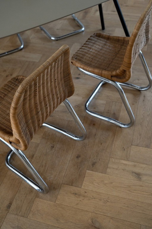 set van 4 rotan sledestoelen gemaakt door Dirk Van Sliedregt voor Gebroeders Jonkers Noordwolde, Nederland.