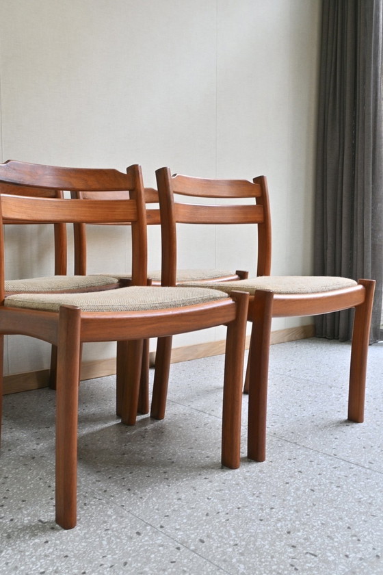 Image 1 of 4 sedie da pranzo design danese Dyrlund in teak massello