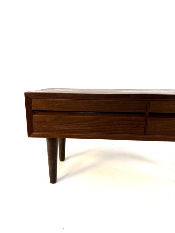 Image 1 of Vintage Deens teakhouten lowboard ‘60