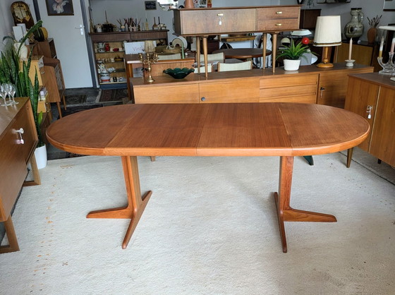 Image 1 of Table de salle à manger ronde extensible vintage en teck danois