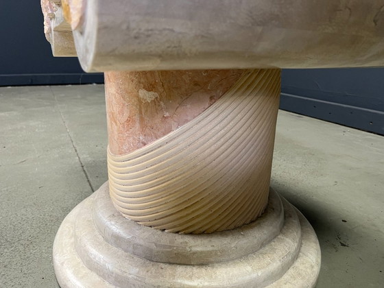 Image 1 of Table basse à colonnes tessellées de Maitland Smith, années 1970