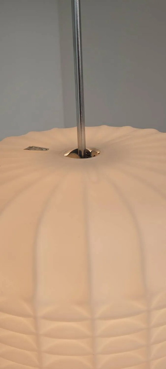 Opaline suspension origami lantern Czechoslovakia 1960 – Pendant lamps, Porcelain, Plastic (photo 9 of 16)