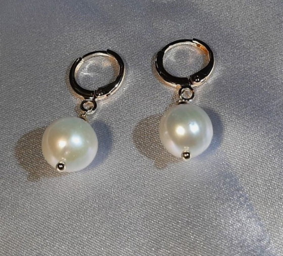 14-karätig vergoldete Ohrhänger mit Zuchtperlen – Sans marque, Geschenke (photo 4 of 5)