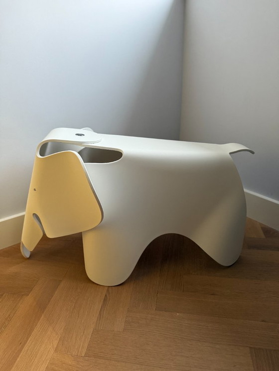Image 1 of Vitra Eames Elephant