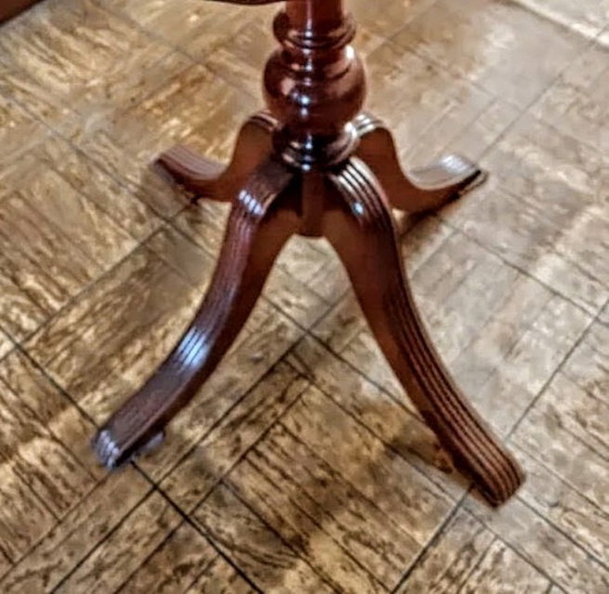 Image 1 of Side table in wood and leather