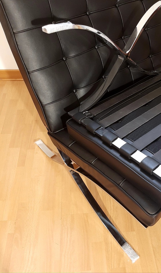 Image 1 of Knoll Set Barcelona New-Never Used Black Leather Design by Ludwig Mies Van Der Rohe and Lilly Reich (1929)