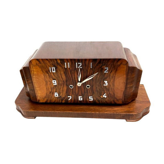 Image 1 of Reloj de repisa Art Déco de chapa de nogal, mecánico, Alemania, década de 1920