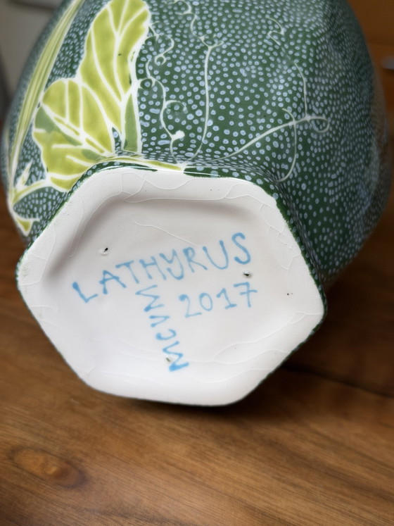 Ceramic lidded vase (photo 4 of 5)